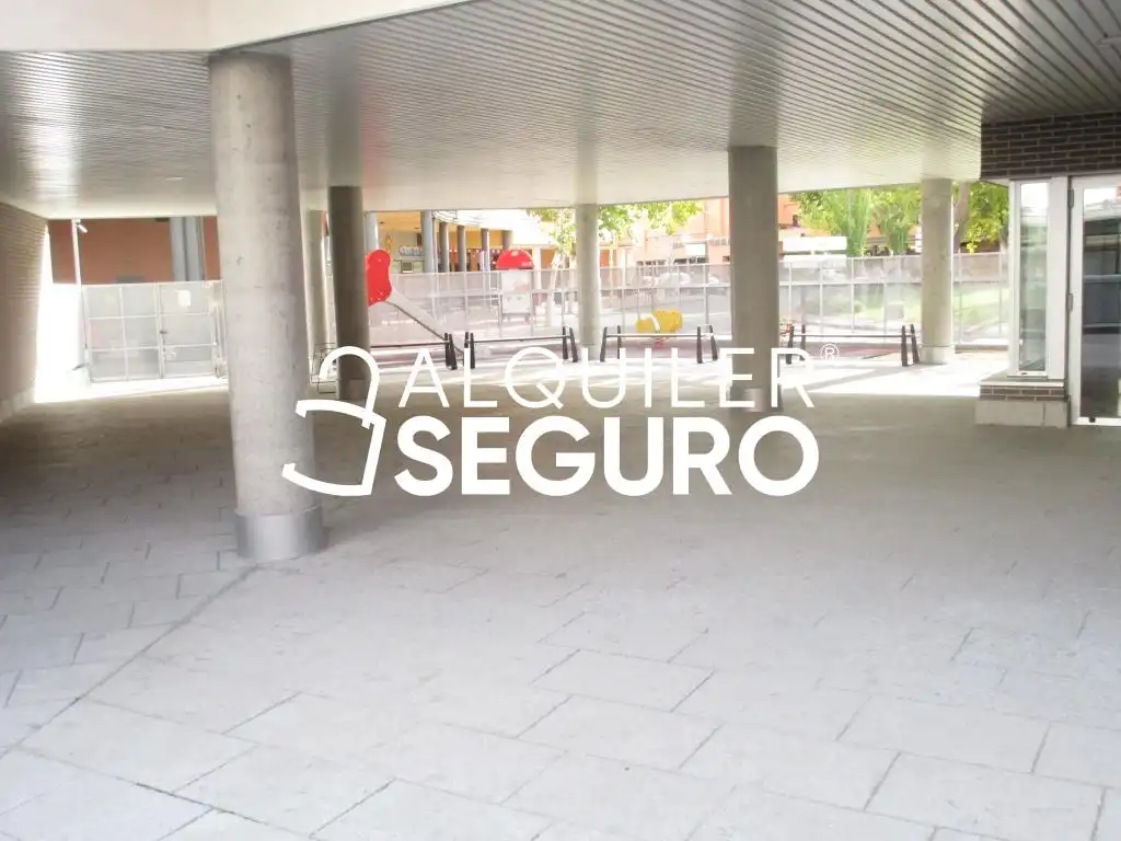 Vista exterior de Pis de lloguer en Alcalá de Henares amb Aire condicionat, Calefacció i Terrassa