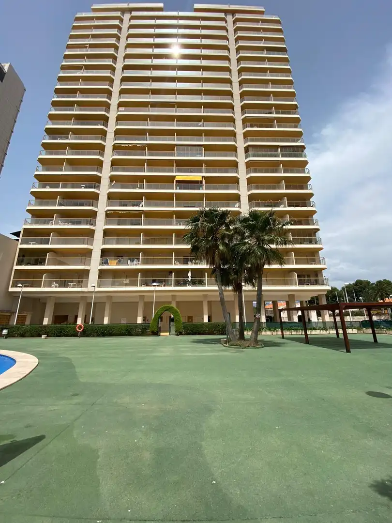 Vista exterior de Apartamento en venta en Calpe / Calp con Calefacción y Piscina