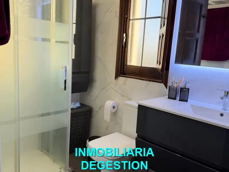 Bathroom of Detached homes for sale in Linares  with Air Conditioner, Heating and Swimming Pool