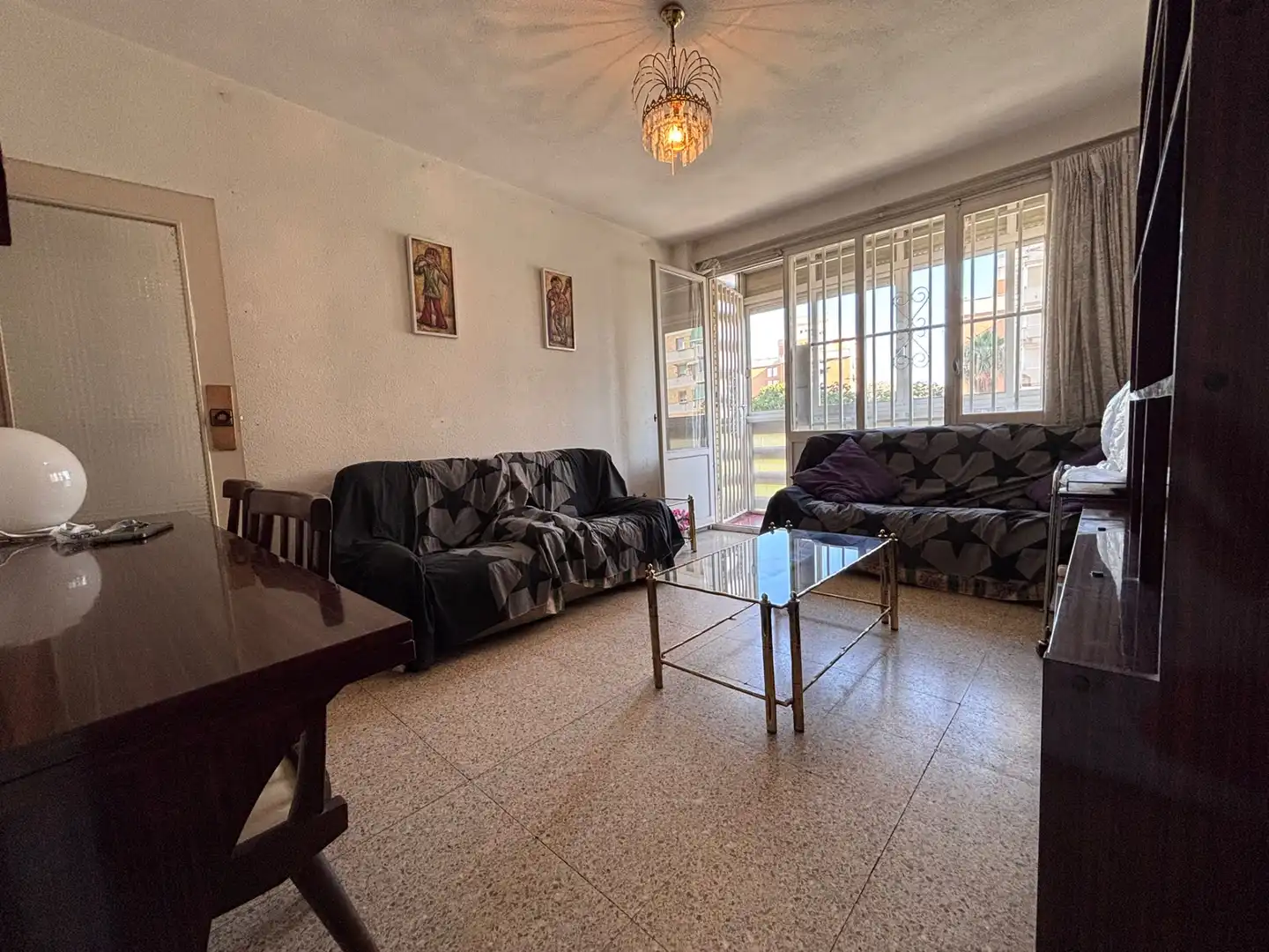 Sala d'estar de Pis en venda en Alicante / Alacant amb Moblat i Balcó