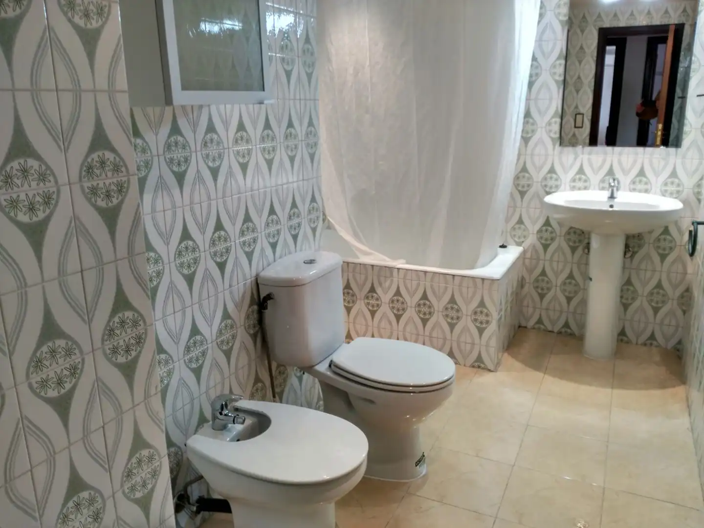 Baño de Piso de alquiler en Zaragoza con Aire acondicionado, Calefacción y Parquet