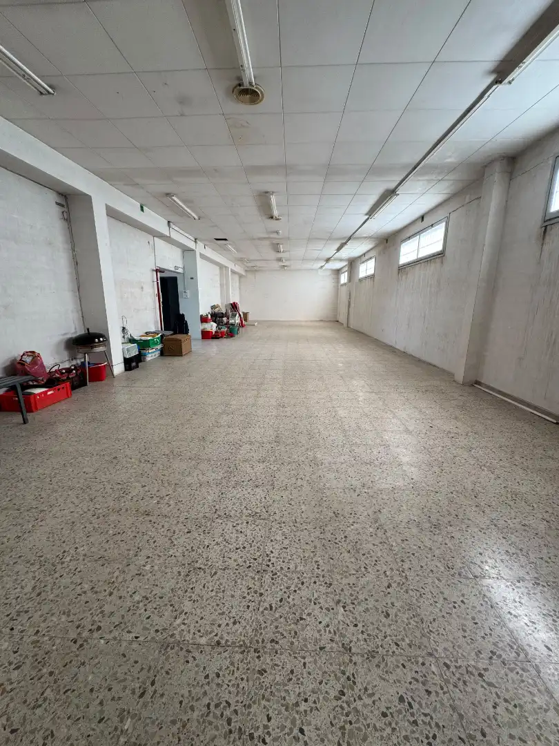 Local comercial en venta en Olot, imagen 3
