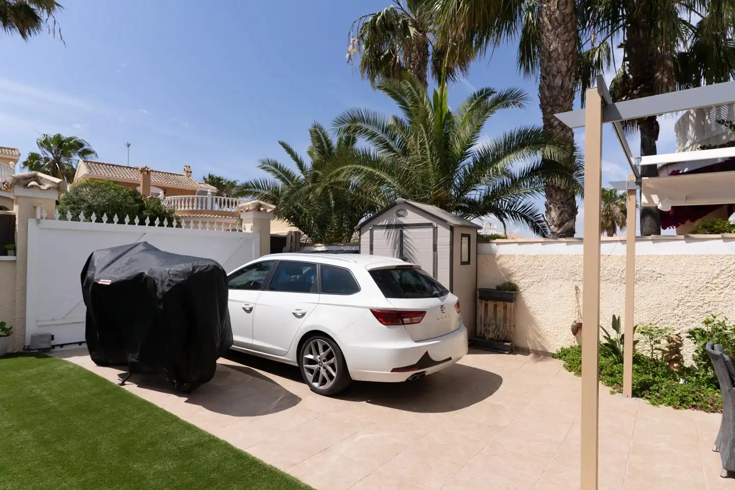 Parkplatz von Haus oder Chalet zum Verkauf in Santa Pola mit Klimaanlage, Privatgarten und Terrasse