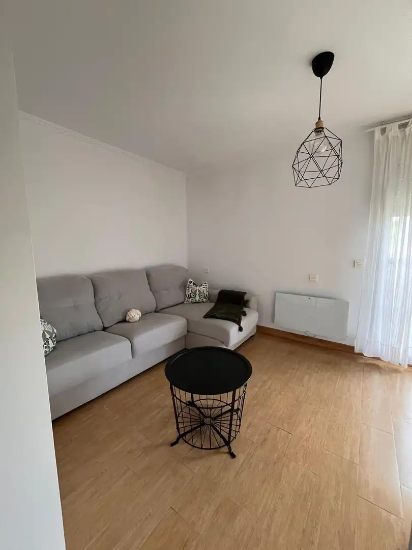 Sala de estar de Casa adosada en venta en Polanco con Calefacción, Jardín privado y Terraza