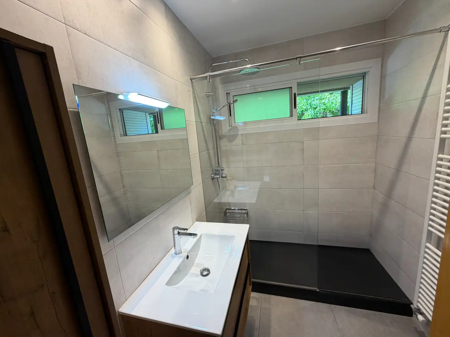 Baño de Casa adosada en venta en Olot con Calefacción, Jardín privado y Balcón