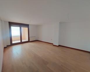 Flat for sale in Valencia de Don Juan  with Terrace