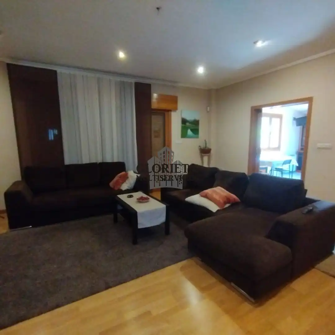 Sala d'estar de Casa o xalet en venda en Vigo  amb Calefacció, Terrassa i Traster