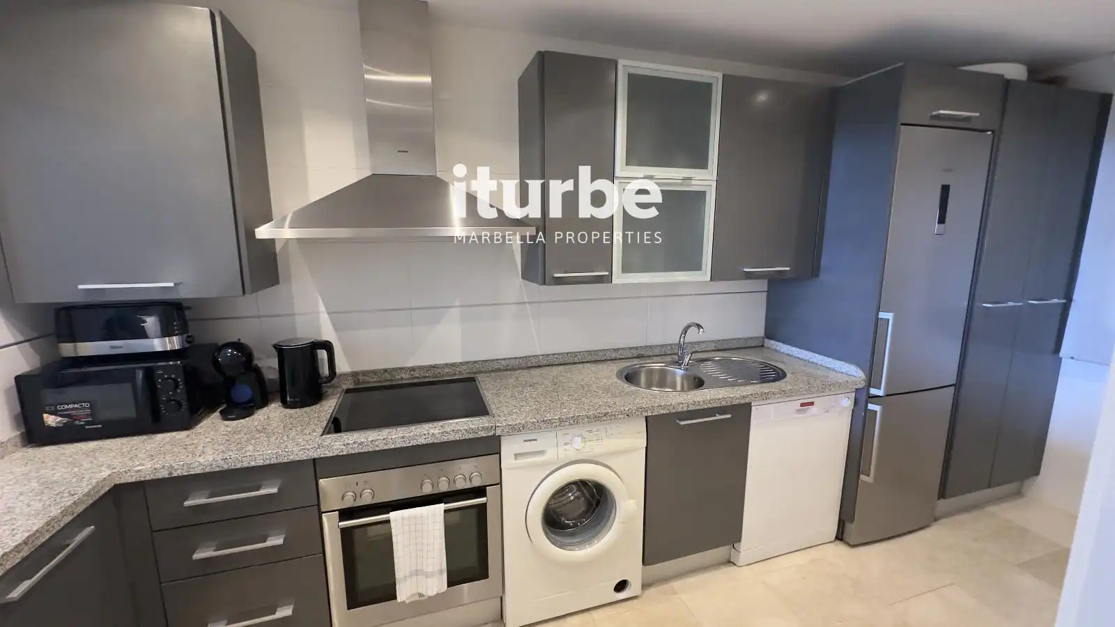 Kitchen of Flat for rent in Benahavís  with Air Conditioner, Terrace and Swimming Pool
