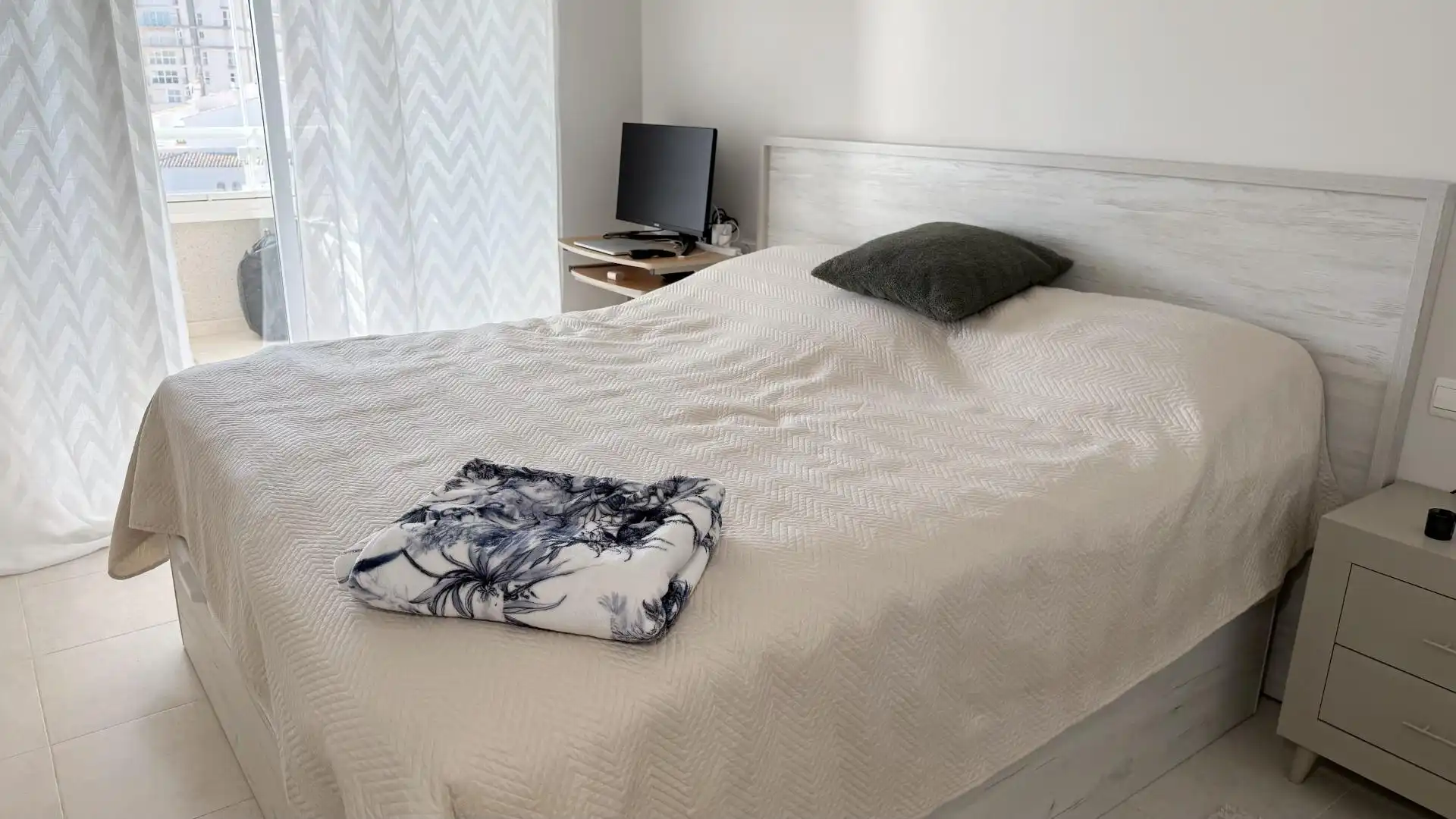 Dormitori de Apartament en venda en Calpe / Calp amb Aire condicionat, Calefacció i Jardí privat