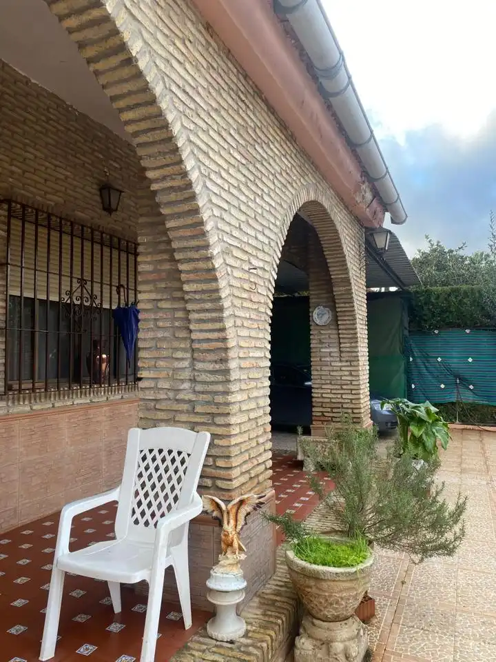 Casa o xalet en venda en Dos Hermanas amb Aire condicionat, Jardí privat i Piscina