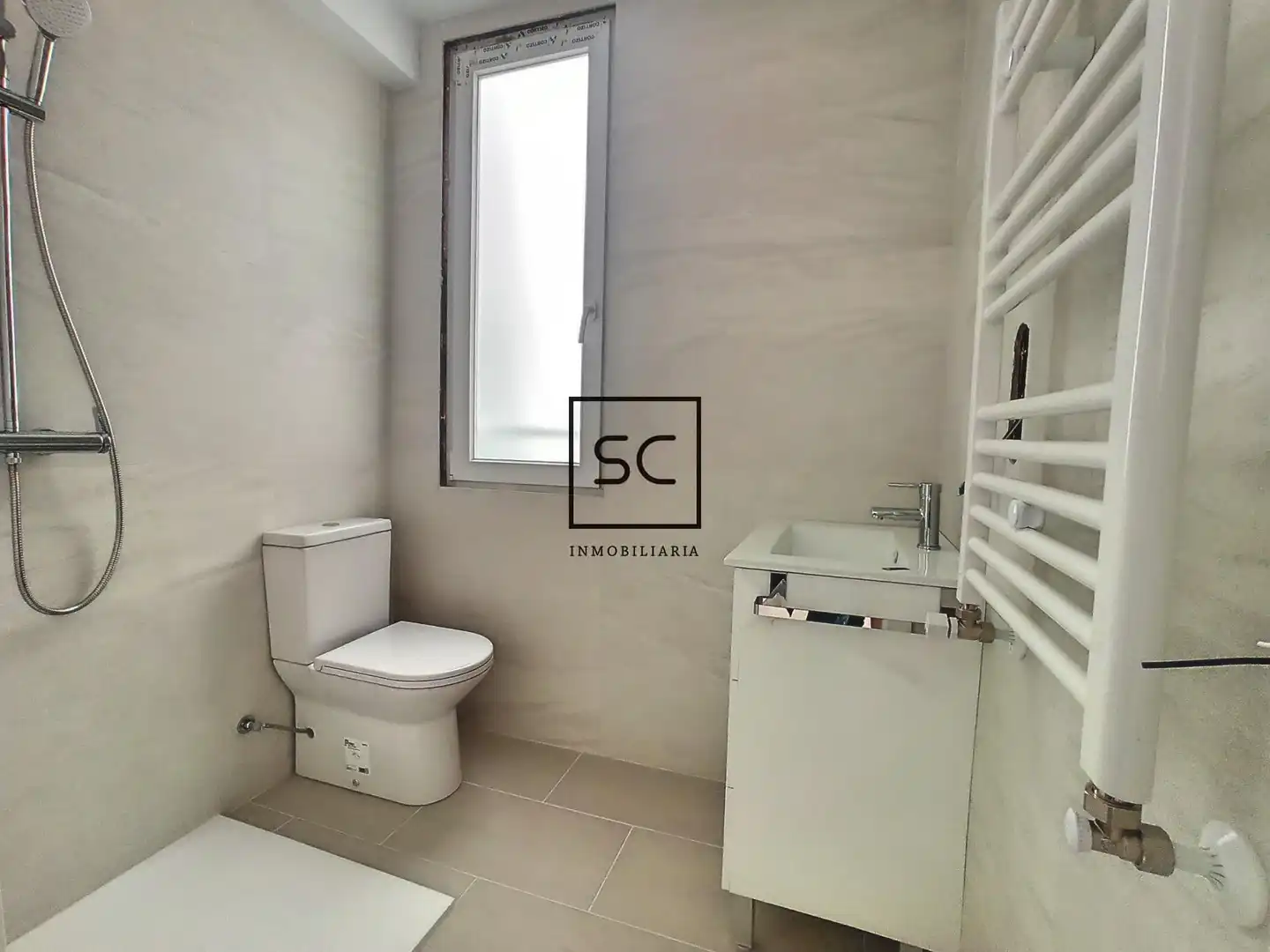 Bathroom of Flat for sale in Ferrol  with Heating and Balcony