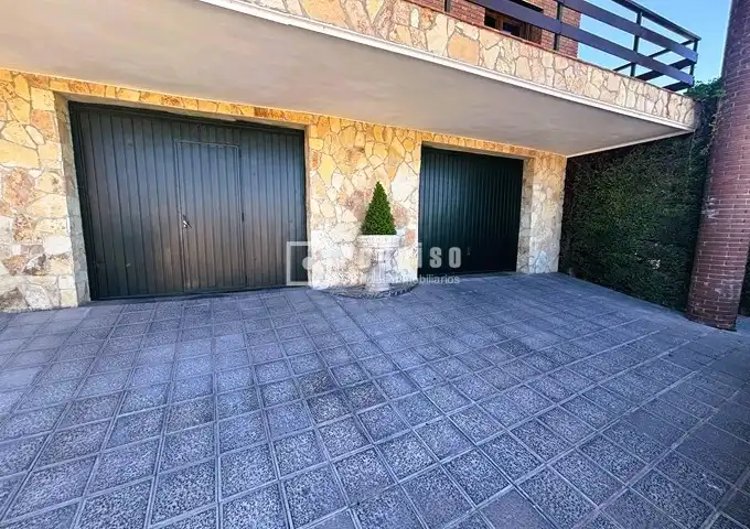 Casa o chalet en venta en El Clavín - Valdeluz