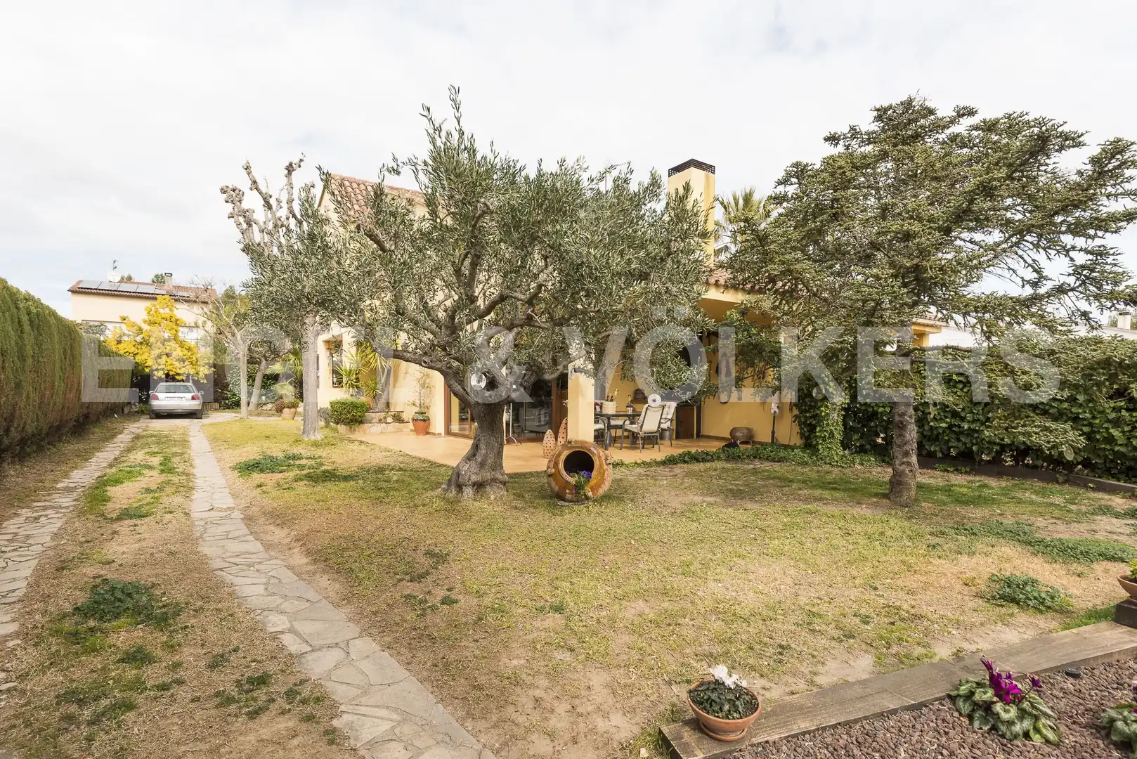 Vista exterior de Casa o xalet en venda en Pacs del Penedès amb Calefacció, Jardí privat i Parquet