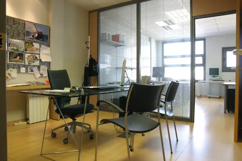 Oficina en venta en Llanera con Calefacción y Amueblado