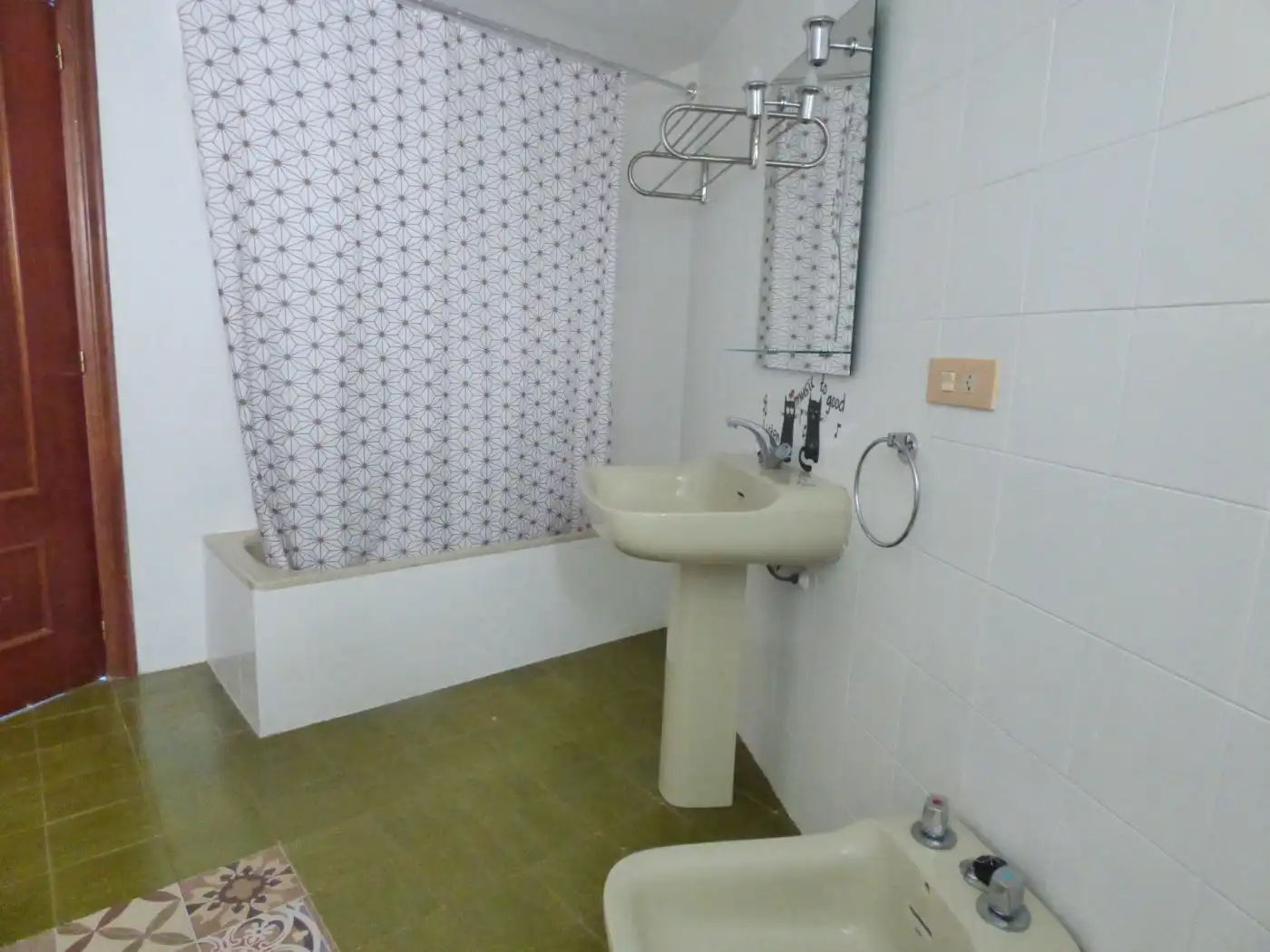 Baño de Piso de alquiler en Valencia con Aire acondicionado, Calefacción y Balcón