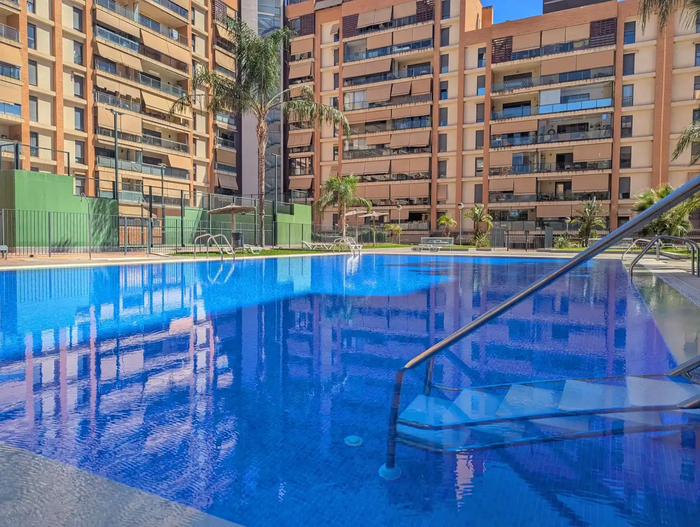 Pis amb piscina en venda a Calle Médico Ricardo Ferré