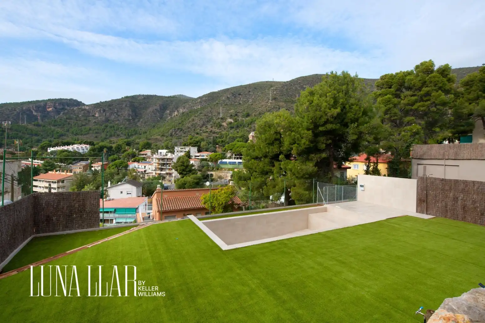 Garden of Houses for sale in Castelldefels