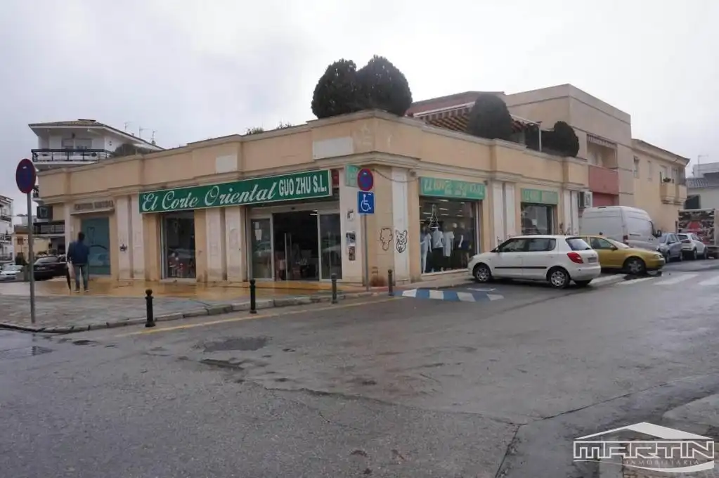 Local comercial en venda a Pintor Peñalosa 1, imagen 2