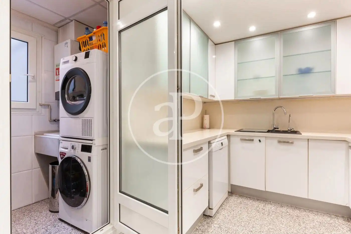 Kitchen of Flat for rent in Valencia  with Air Conditioner, Heating and Storage room
