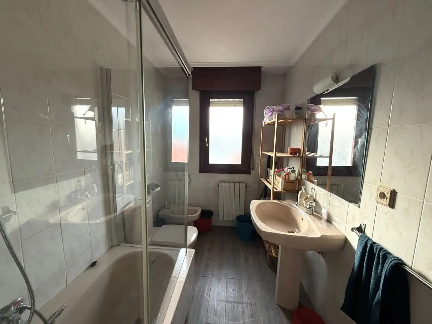 Bany de Pis en venda en Hazas de Cesto amb Calefacció i Terrassa