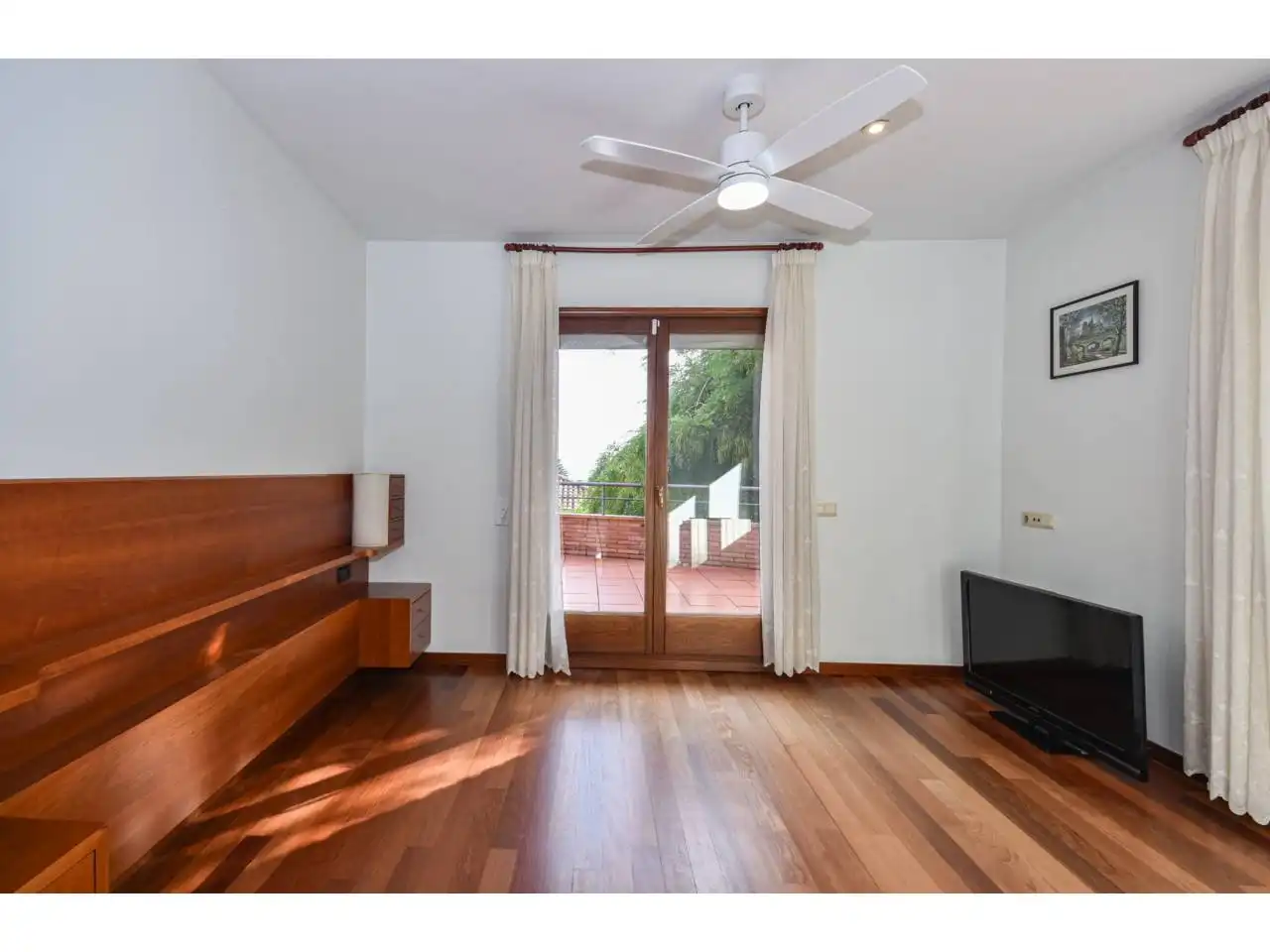 Sala de estar de Casa o chalet en venta en Granollers con Calefacción, Jardín privado y Parquet