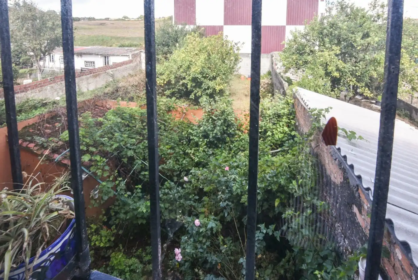 Casa o xalet en venda en A Coruña Capital  amb Jardí privat, Traster i Alarma