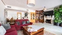 Living room of Single-family semi-detached for sale in  Madrid Capital  with Air Conditioner, Heating and Private garden