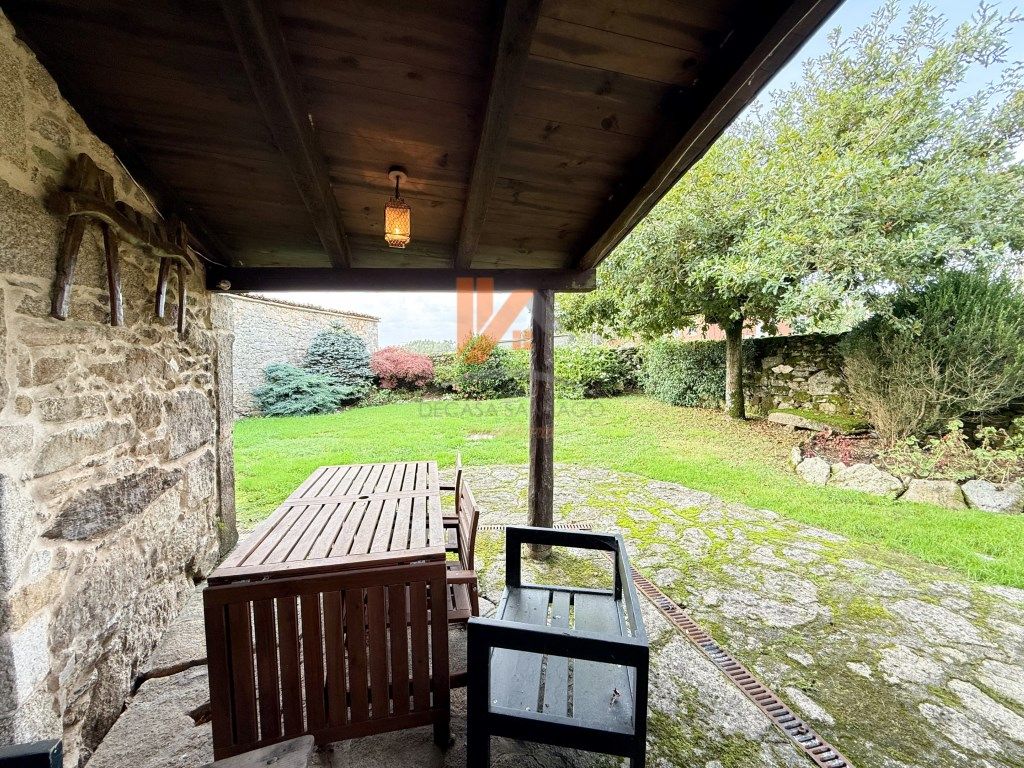 Jardí de Casa o xalet en venda en Santiago de Compostela  amb Jardí privat i Forn