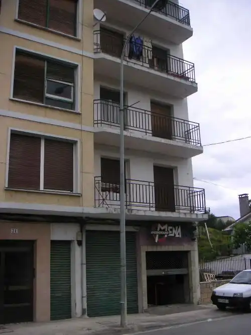 Locale commerciale in vendita a ELADIO BUSTAMANTE 21