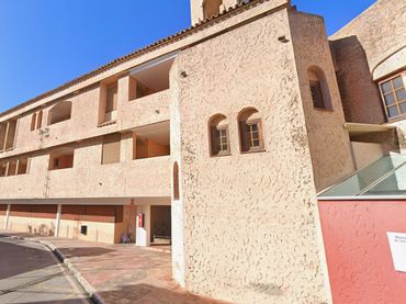 Hotel en venta en AV. CAÑO HERRERA
