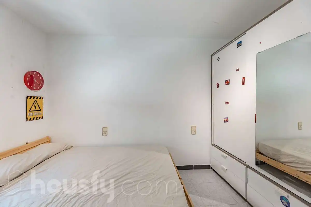 Dormitori de Apartament en venda en Gavà amb Aire condicionat, Terrassa i Moblat