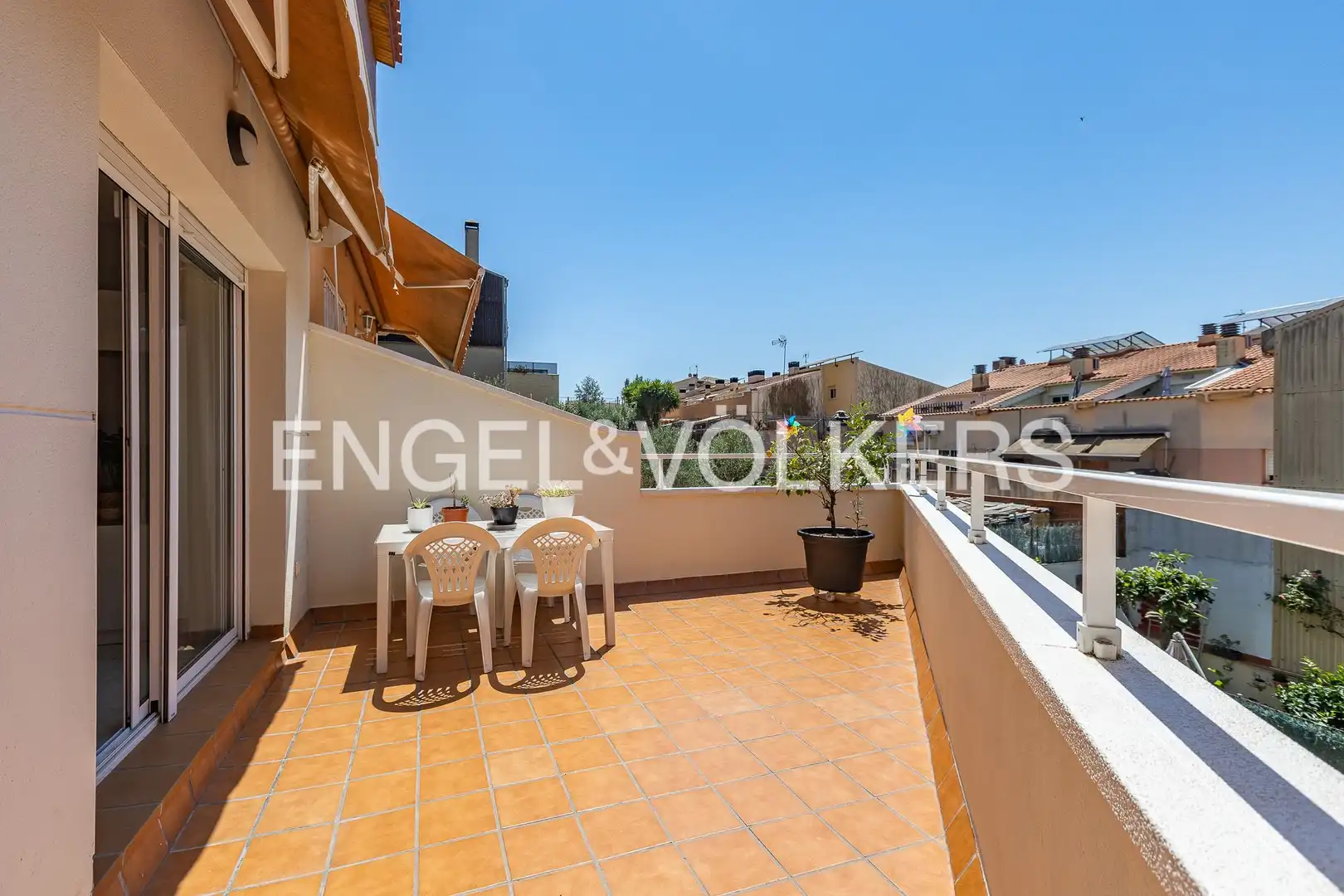 Terrace of Detached homes for sale in Rubí  with Air Conditioner, Heating and Parquet flooring