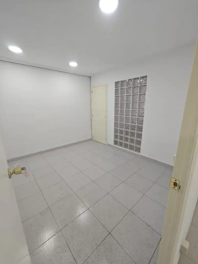 Oficina de alquiler en Alicante / Alacant con Aire acondicionado, Calefacción y Trastero