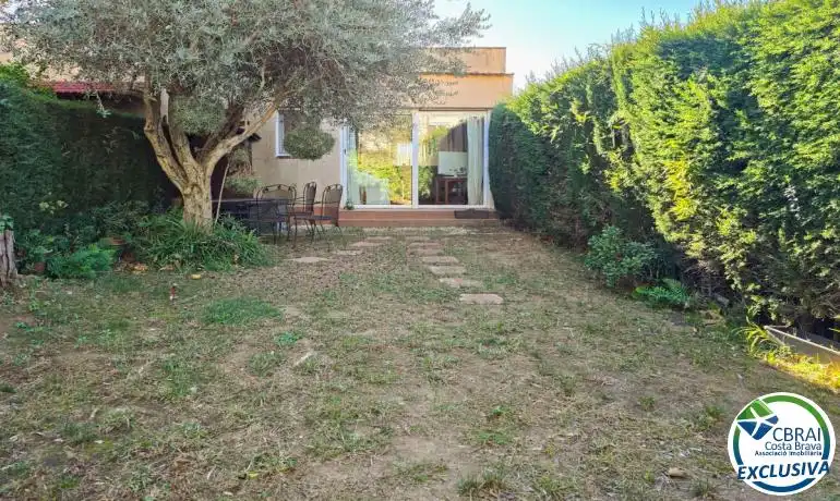 Garden of Detached homes for sale in Roses  with Private garden and Community pool
