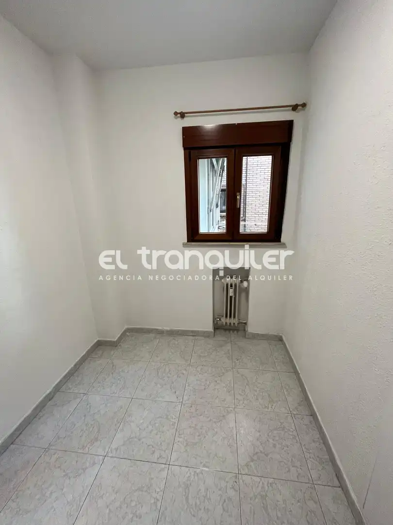 Dormitori de Pis de lloguer en Madrid amb Aire condicionat, Parquet i Terrassa
