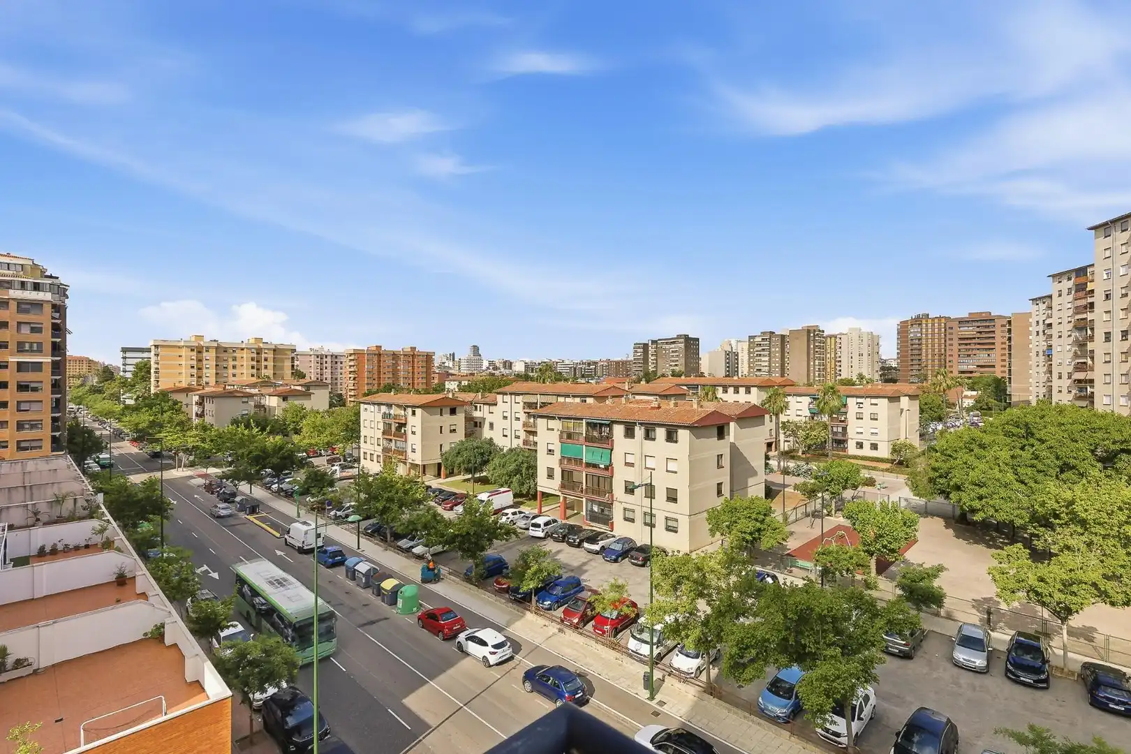 Vista exterior de Pis en venda en Castellón de la Plana / Castelló de la Plana amb Aire condicionat, Jardí privat i Balcó