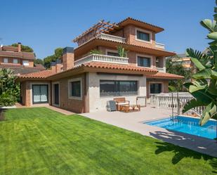 Jardí de Casa o xalet en venda en Castelldefels amb Aire condicionat, Jardí privat i Terrassa