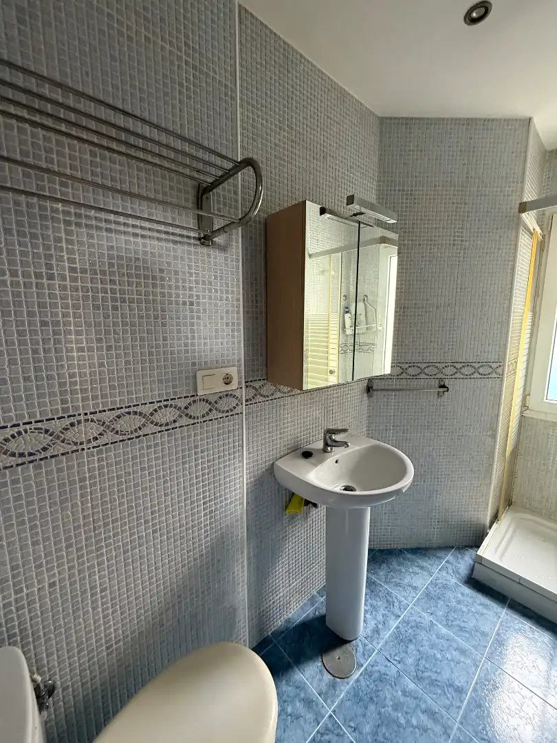 Baño de Piso en venta en Gijón  con Trastero y Amueblado