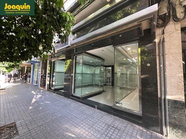 Local comercial de lloguer a Levante