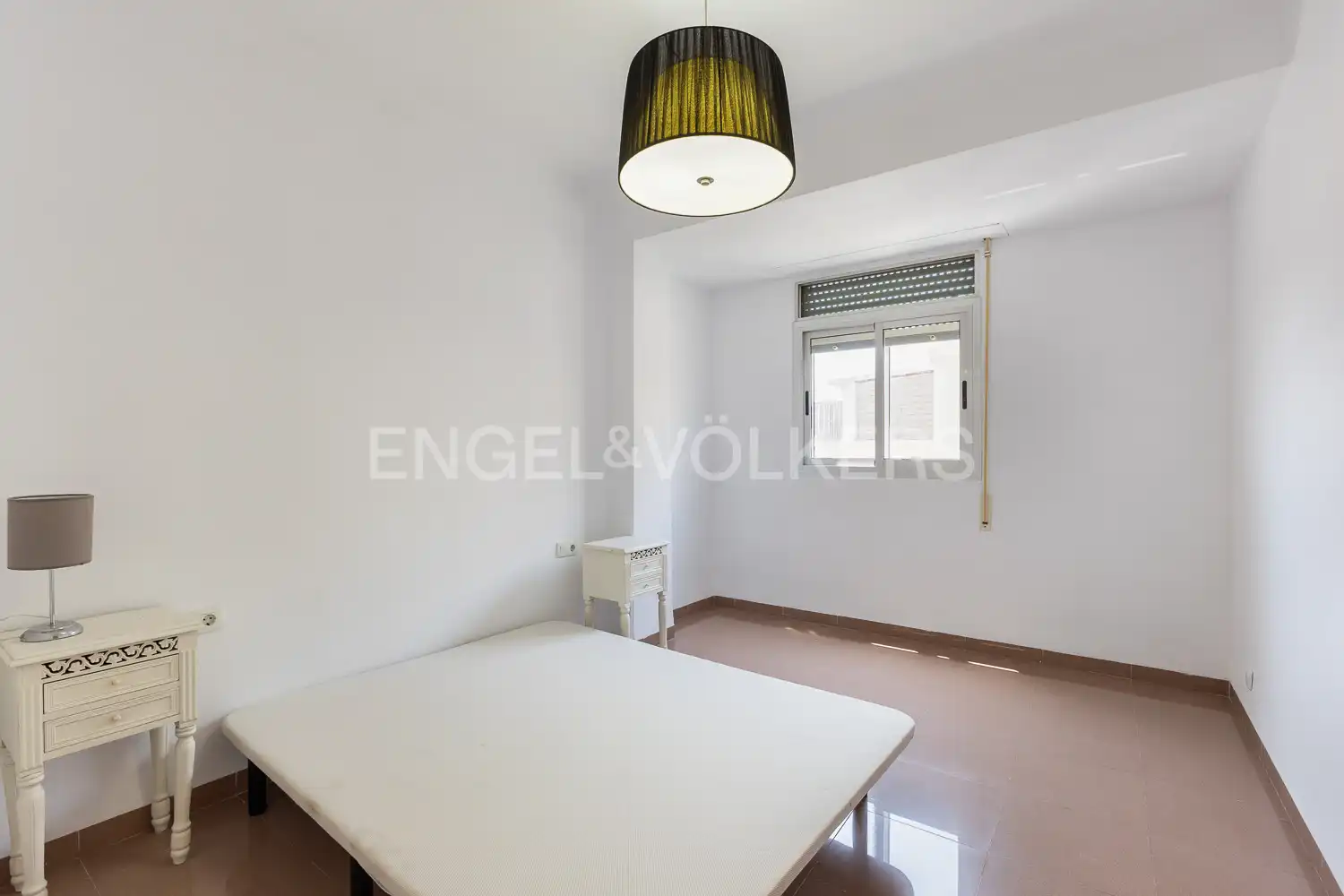 Schlafzimmer von Dachboden zur Miete in Valencia mit Heizung, Terrasse und Abstellraum