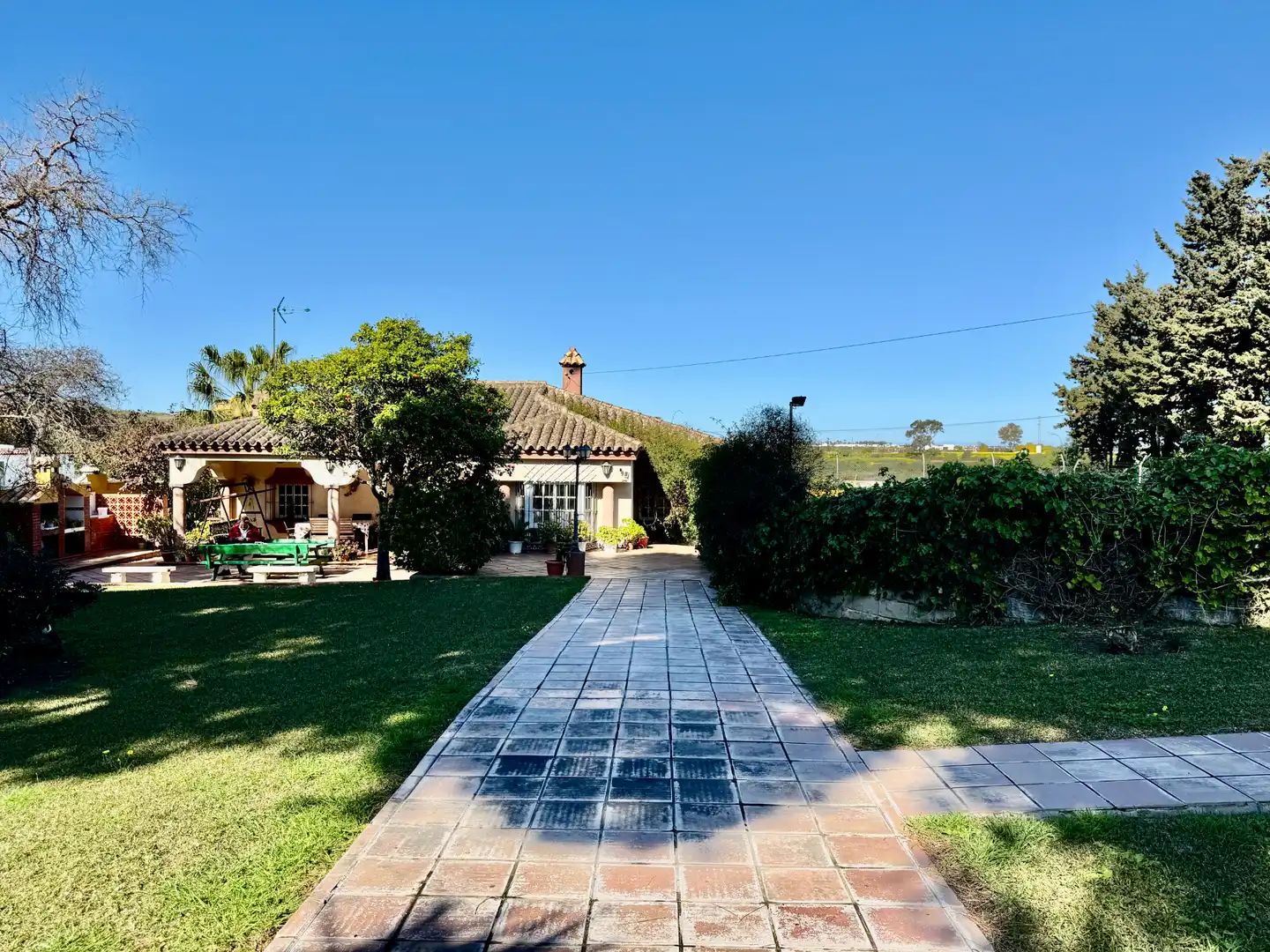 Vista exterior de Casa o chalet en venta en Chiclana de la Frontera con Aire acondicionado, Calefacción y Jardín privado