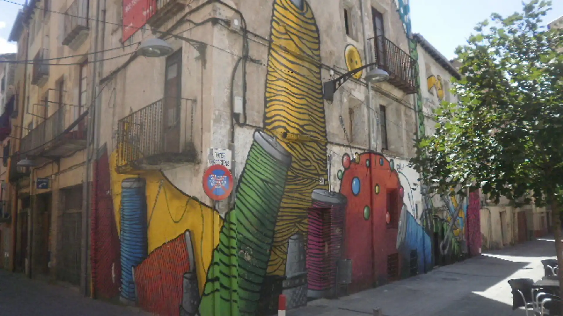 Vista exterior de Edificio en venta en Olot