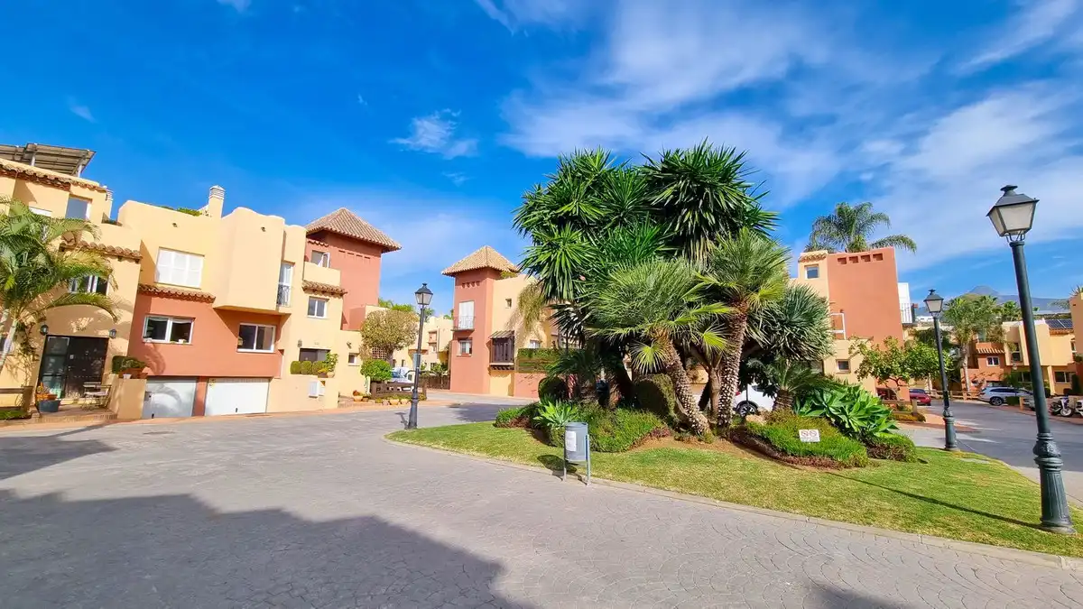 Adosado con piscina en venta en Nueva Andalucía, imagen 4