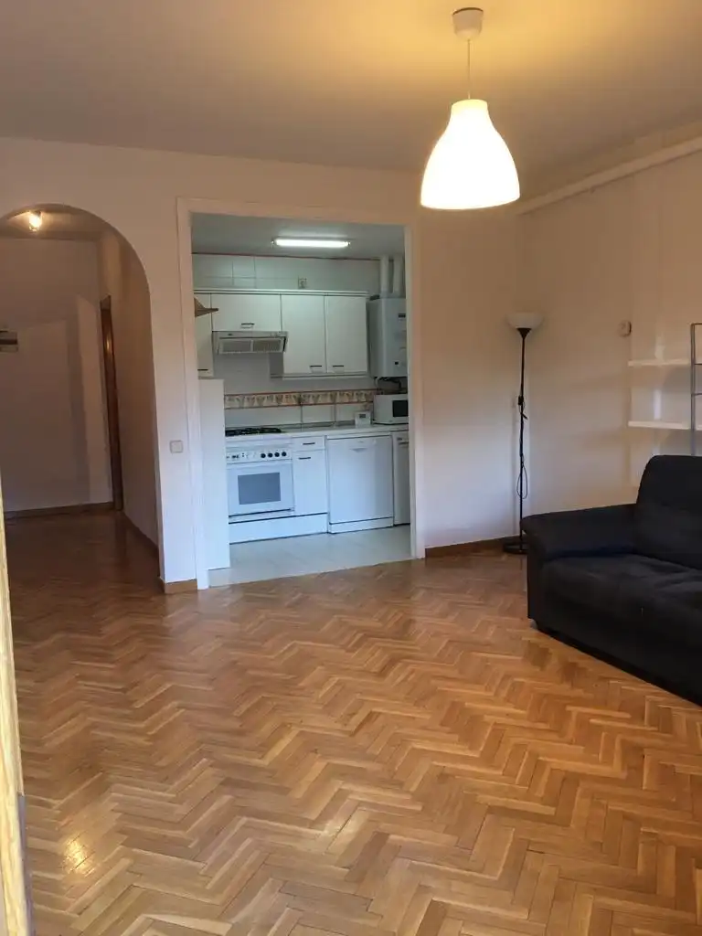 Cuina de Estudi en venda en Madrid amb Calefacció, Jardí privat i Parquet