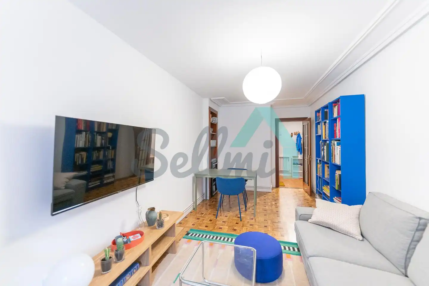 Sala d'estar de Pis de lloguer en Gijón  amb Calefacció, Parquet i Terrassa