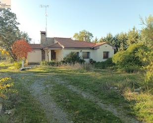 Casa o xalet en venda en Velayos amb Jardí privat, Traster i Alarma