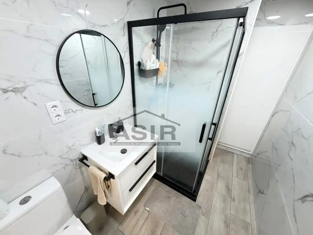 Baño de Piso en venta en Alzira con Aire acondicionado