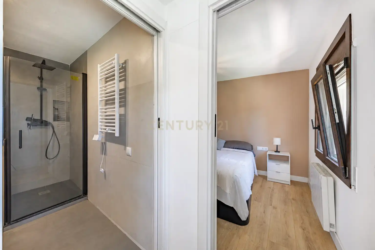 Dormitori de Casa o xalet en venda en Sant Cugat del Vallès amb Jardí privat i Traster