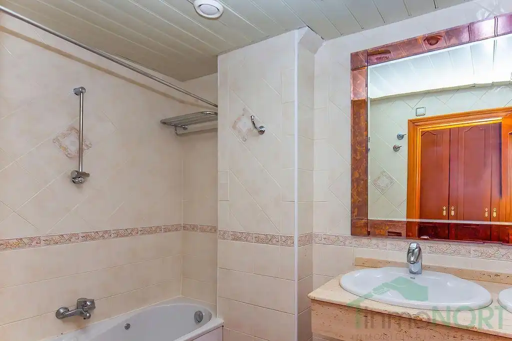 Bany de Edifici en venda en Jalance