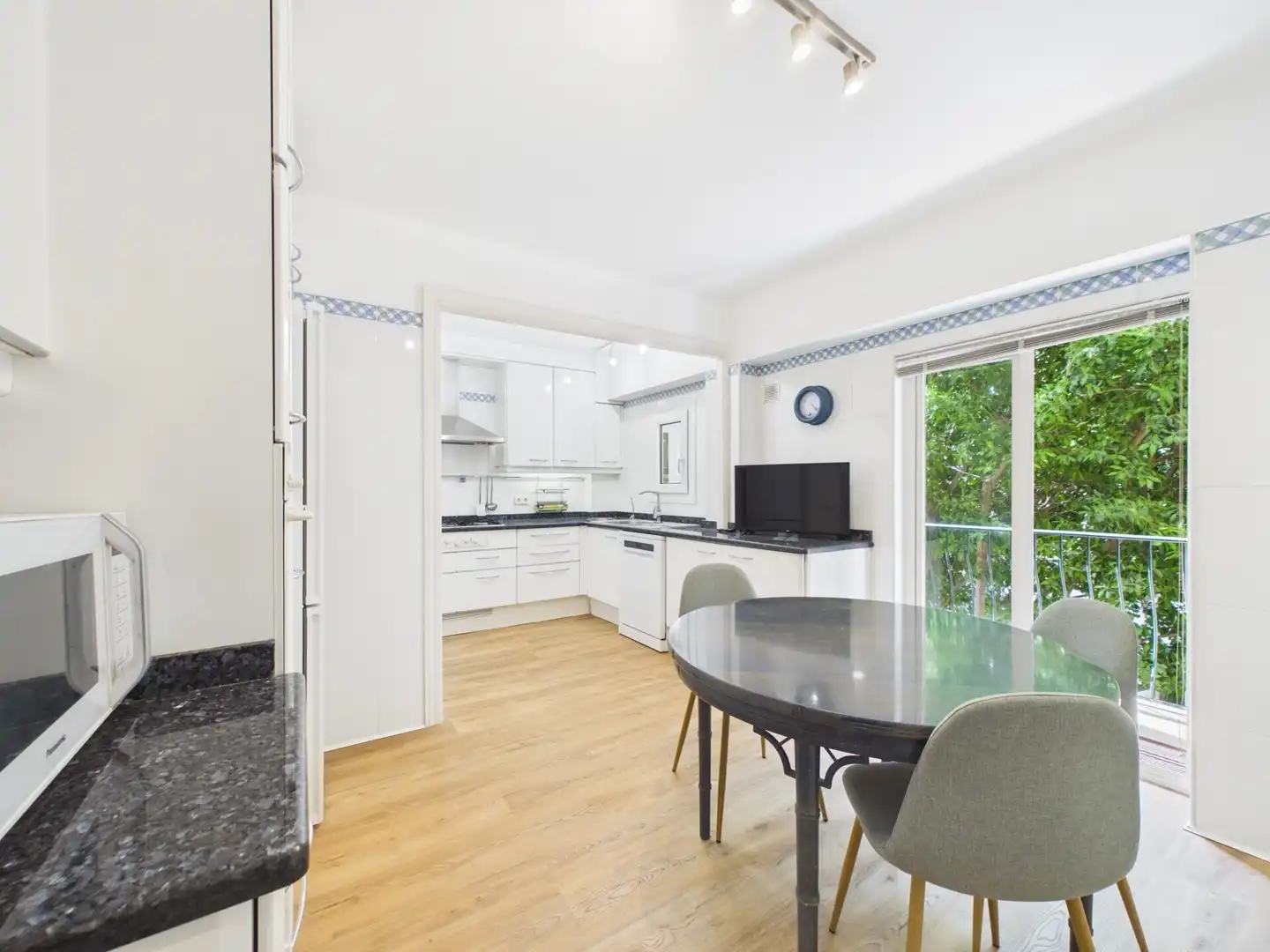 Kitchen of Flat for rent in  Palma de Mallorca  with Air Conditioner, Furnished and Balcony